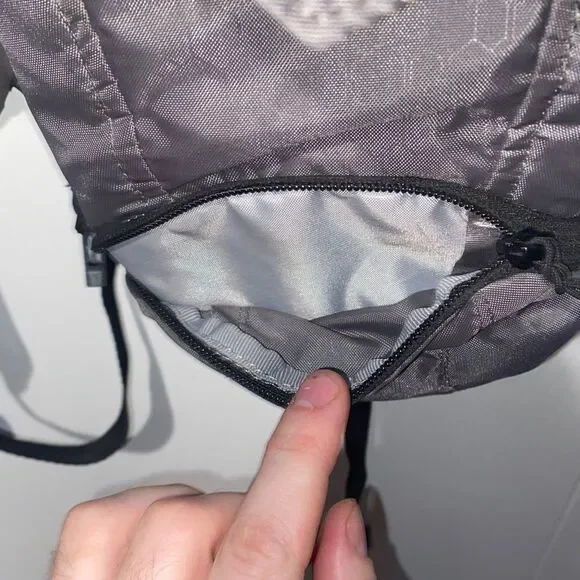 CamelBak Hydration Backpack 2.5 Liters Hiking Backpack - Picture 5 of 6